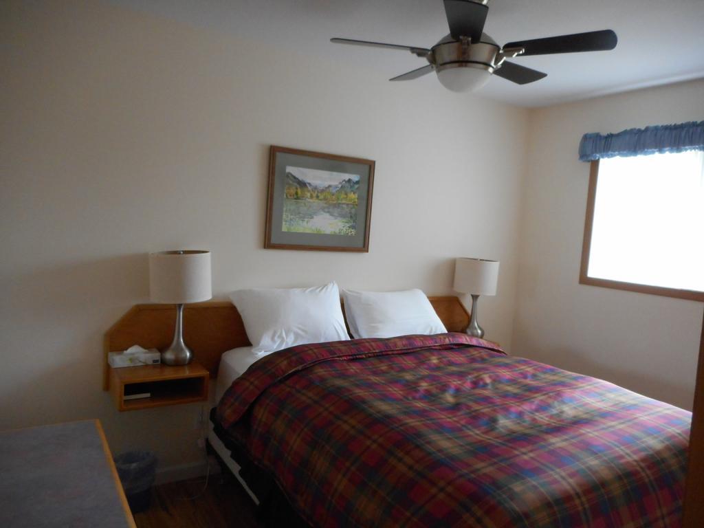 Blue River Motel Екстер'єр фото